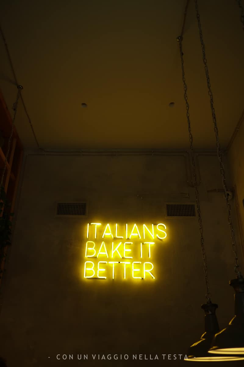 Baked potatoes in Milan are synonym with Gialle & Co - Pantografo Magazine