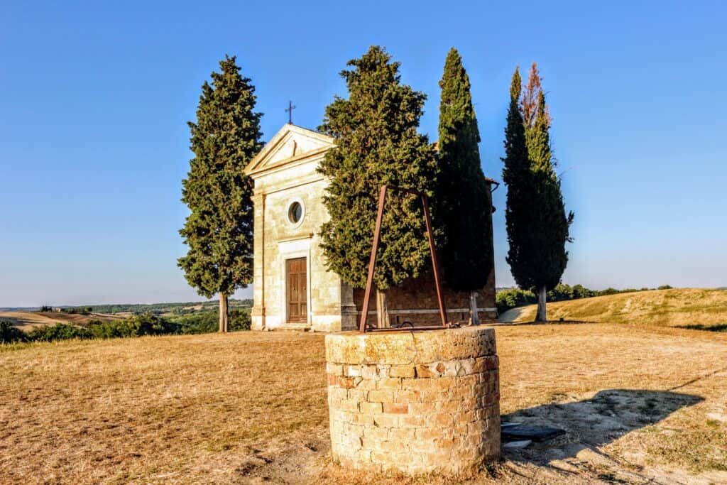 Cappella della Madonna della Vitaleta val d'Orcia